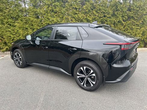 Used 2024 Toyota bZ4X XLE w/ Weather Package image 25