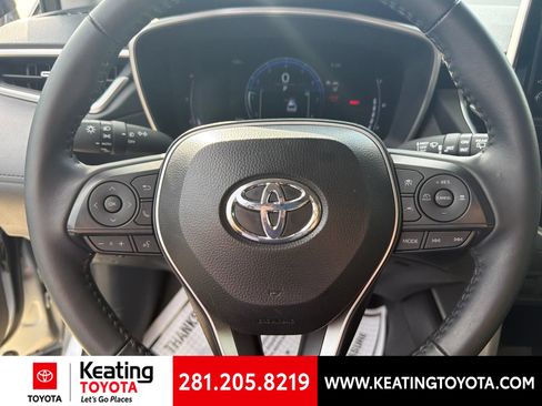 Used 2025 Toyota Corolla Cross XLE FWD image 13