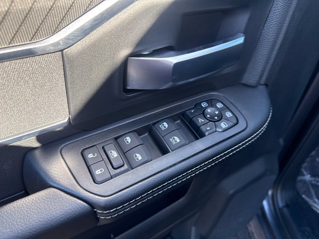 New 2027 RAM 2500 Big Horn AWD/4WD image 18