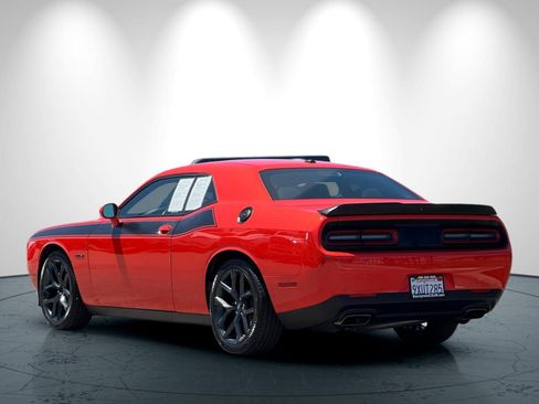 Used 2022 Dodge Challenger R/T w/ Blacktop Package RWD image 6
