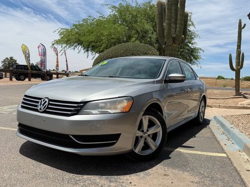 Used 2013 Volkswagen Passat 2.5 SE FWD image 1