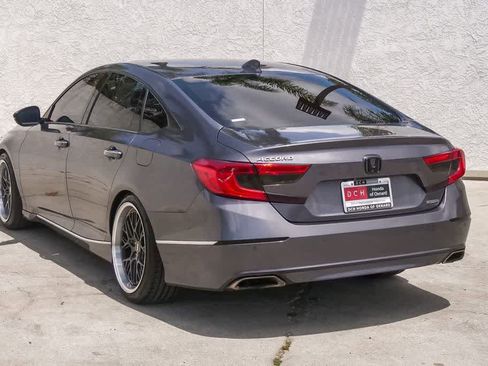 Used 2018 Honda Accord Touring image 7