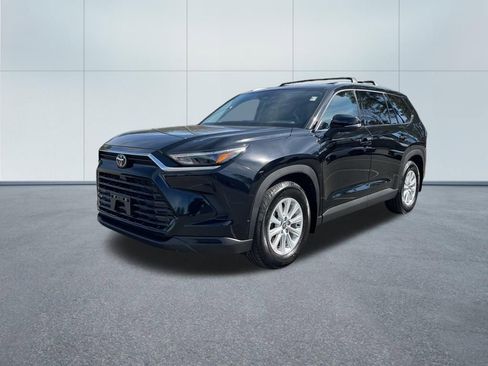 Used 2026 Toyota Grand Highlander XLE image 2