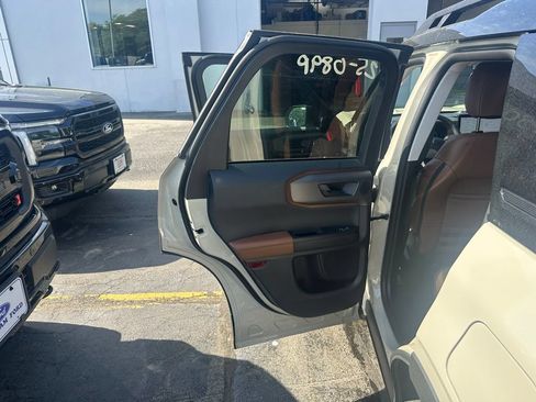 Used 2025 Ford Bronco Sport Outer Banks w/ Outer Banks Tech Package+ AWD/4WD image 12