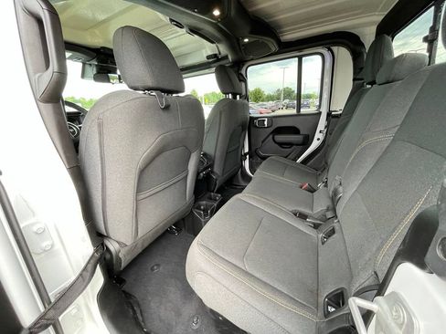 Used 2025 Jeep Gladiator Sport AWD/4WD image 23