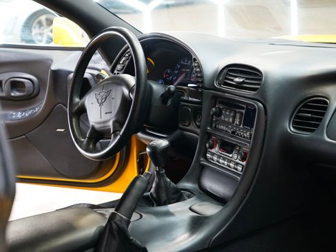 Used 2002 Chevrolet Corvette Z06 w/ Memory Pkg image 43