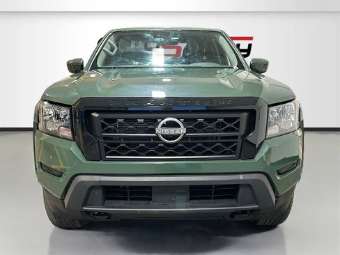 Used 2022 Nissan Frontier SV w/ Technology Package image 2
