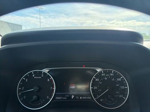 Used 2025 Nissan Rogue SV AWD/4WD image 35