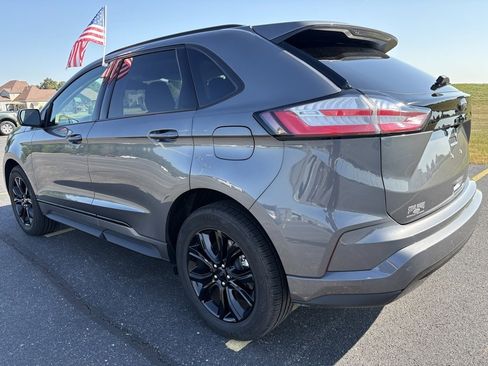 Used 2024 Ford Edge SE w/ Black Appearance Package image 7