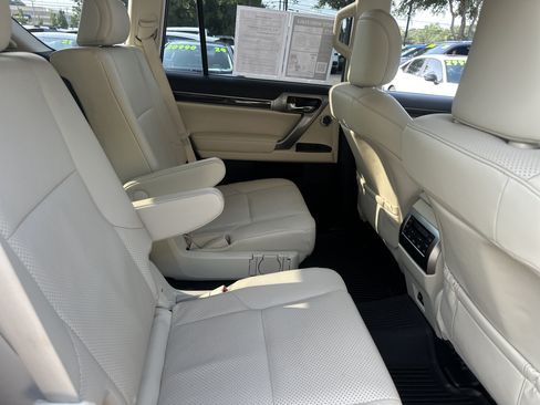 Used 2023 Lexus GX 460 Luxury w/ Sport Design Package AWD/4WD image 14