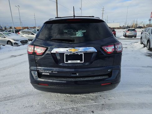 Used 2017 Chevrolet Traverse LT image 3