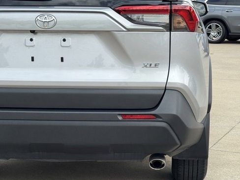 Used 2024 Toyota RAV4 XLE w/ Convenience Package FWD image 7