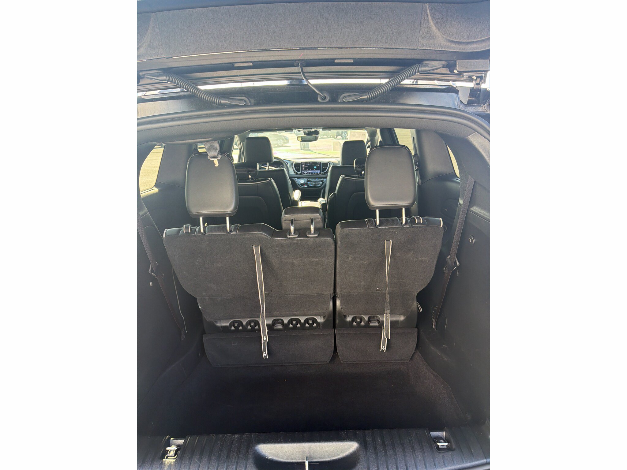 Used 2025 Chrysler Pacifica Limited FWD image 10