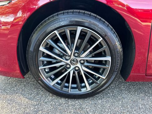 Used 2025 Lexus ES 350 w/ Premium Package FWD image 11