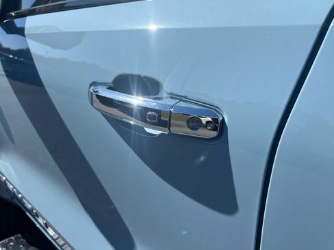 New 2026 GMC Canyon Denali image 9