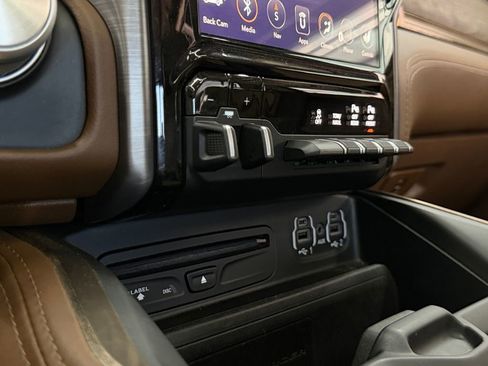 Used 2019 RAM 1500 Laramie Longhorn AWD/4WD image 24