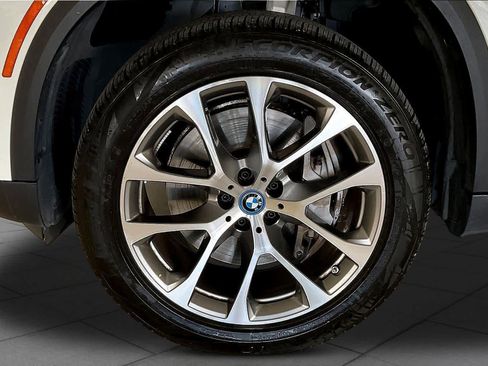 Used 2025 BMW X5 xDrive50e AWD/4WD image 10