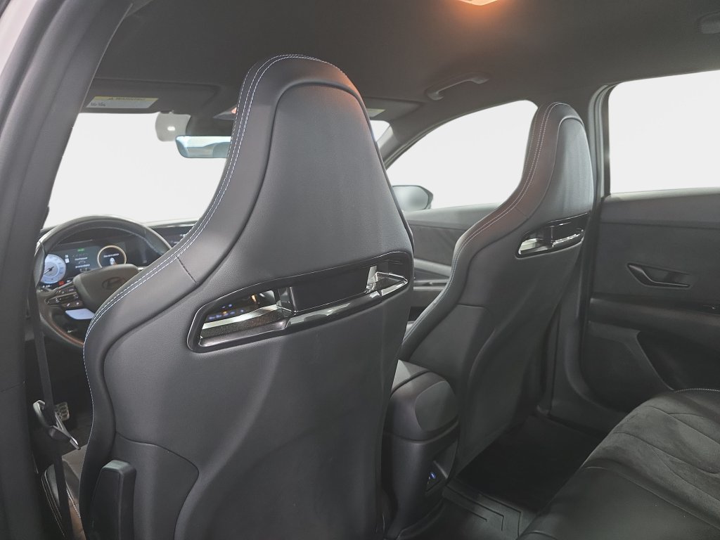 Used 2025 Hyundai Elantra N w/ Cargo Package FWD image 9