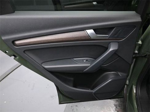 Used 2023 Audi Q5 2.0T Premium w/ Convenience Package image 30