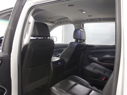Used 2020 Chevrolet Suburban Premier RWD image 43