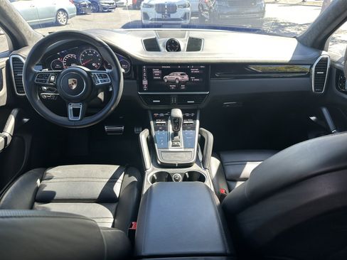 Used 2019 Porsche Cayenne Turbo AWD/4WD image 17