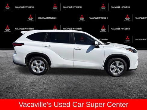 Used 2023 Toyota Highlander L FWD image 7