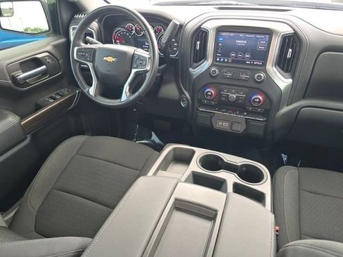 Used 2021 Chevrolet Silverado 1500 LT AWD/4WD image 32
