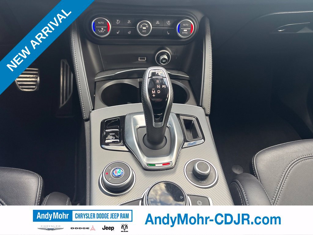 Used 2023 Alfa Romeo Stelvio Veloce AWD/4WD image 12