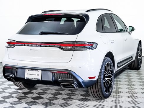 Certified 2025 Porsche Macan image 9