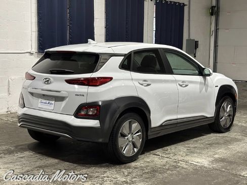 Used 2020 Hyundai Kona Limited w/ Cargo Package FWD image 8