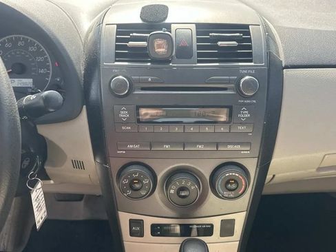 Used 2011 Toyota Corolla LE FWD image 18