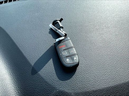 Used 2019 Jeep Grand Cherokee Limited w/ Trailer Tow Group IV AWD/4WD image 12