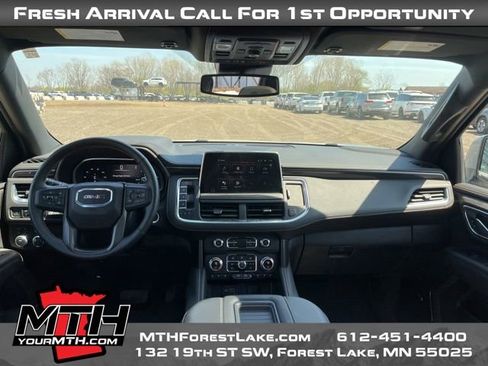 Used 2024 GMC Yukon XL AT4 w/ Technology Package AWD/4WD image 13