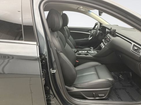 Used 2023 Genesis G70 2.0T AWD/4WD image 17