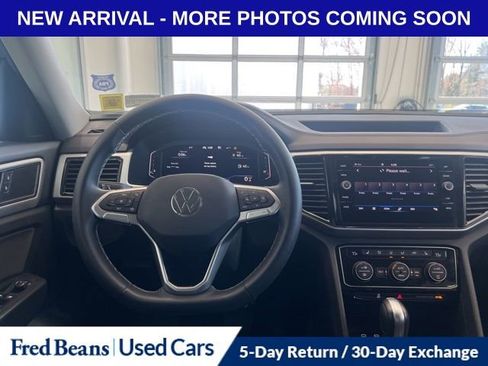 Used 2023 Volkswagen Atlas SE w/ Black Wheel Package image 12
