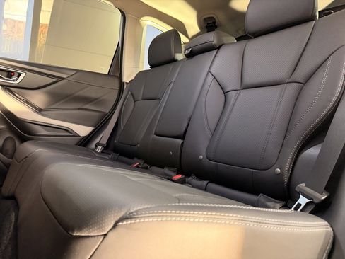 Used 2022 Subaru Forester Limited image 32