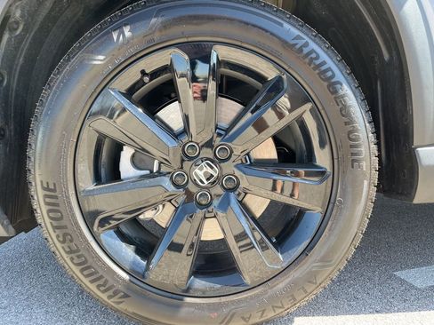 Certified 2025 Honda Pilot Black Edition image 13