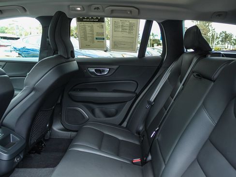 Used 2025 Volvo V60 B5 Cross Country Plus AWD/4WD image 19