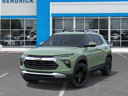 New 2026 Chevrolet TrailBlazer LT w/ Midnight Edition FWD image 8