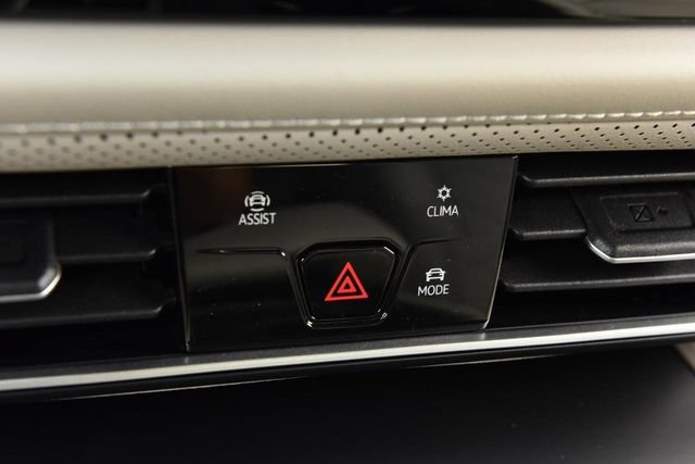 New 2026 Volkswagen Atlas SE FWD image 14