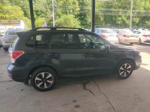 Used 2018 Subaru Forester 2.5i Premium w/ All-Weather Package AWD/4WD image 7