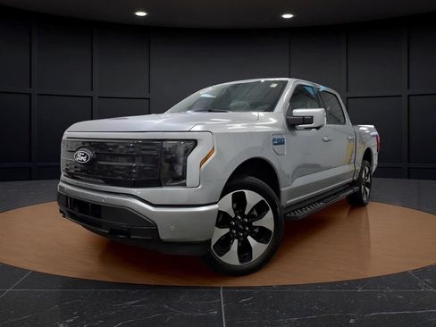 Certified 2025 Ford F150 Lightning Platinum AWD/4WD image 3