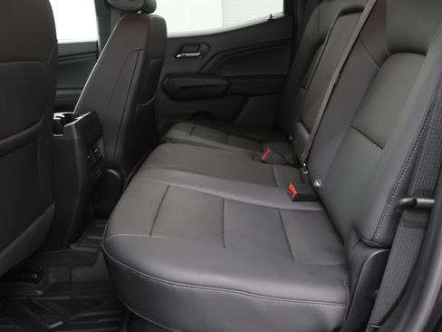 Used 2024 GMC Canyon Elevation w/ Elevation Premium Package AWD/4WD image 10