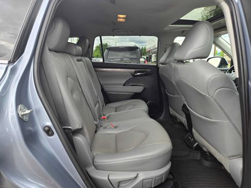 Used 2021 Toyota Highlander Limited AWD/4WD image 13