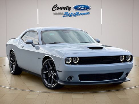 Used 2021 Dodge Challenger R/T w/ Driver Convenience Group RWD image 1