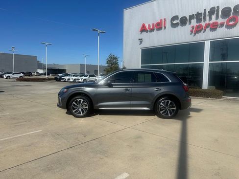 Used 2023 Audi Q5 2.0T Prestige w/ Prestige Package image 8