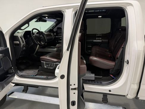 Used 2017 Ford F250 Platinum w/ Platinum Ultimate Package AWD/4WD image 11