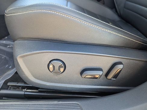 Used 2022 Volkswagen Jetta SE image 24