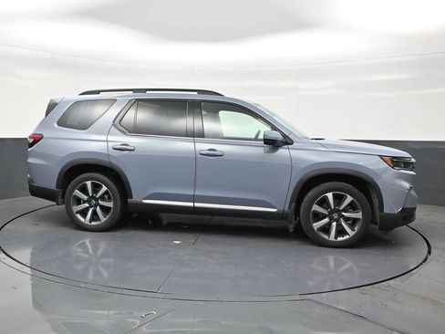 Used 2024 Honda Pilot Touring image 6