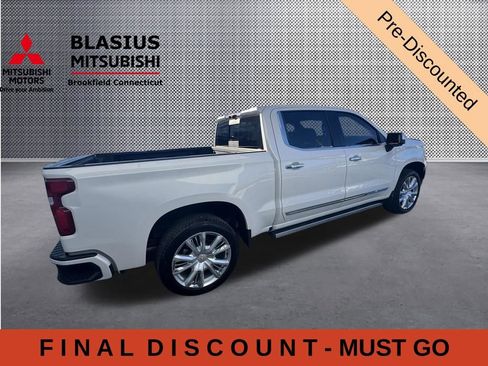 Used 2023 Chevrolet Silverado 1500 High Country w/ High Country Premium Package AWD/4WD image 5